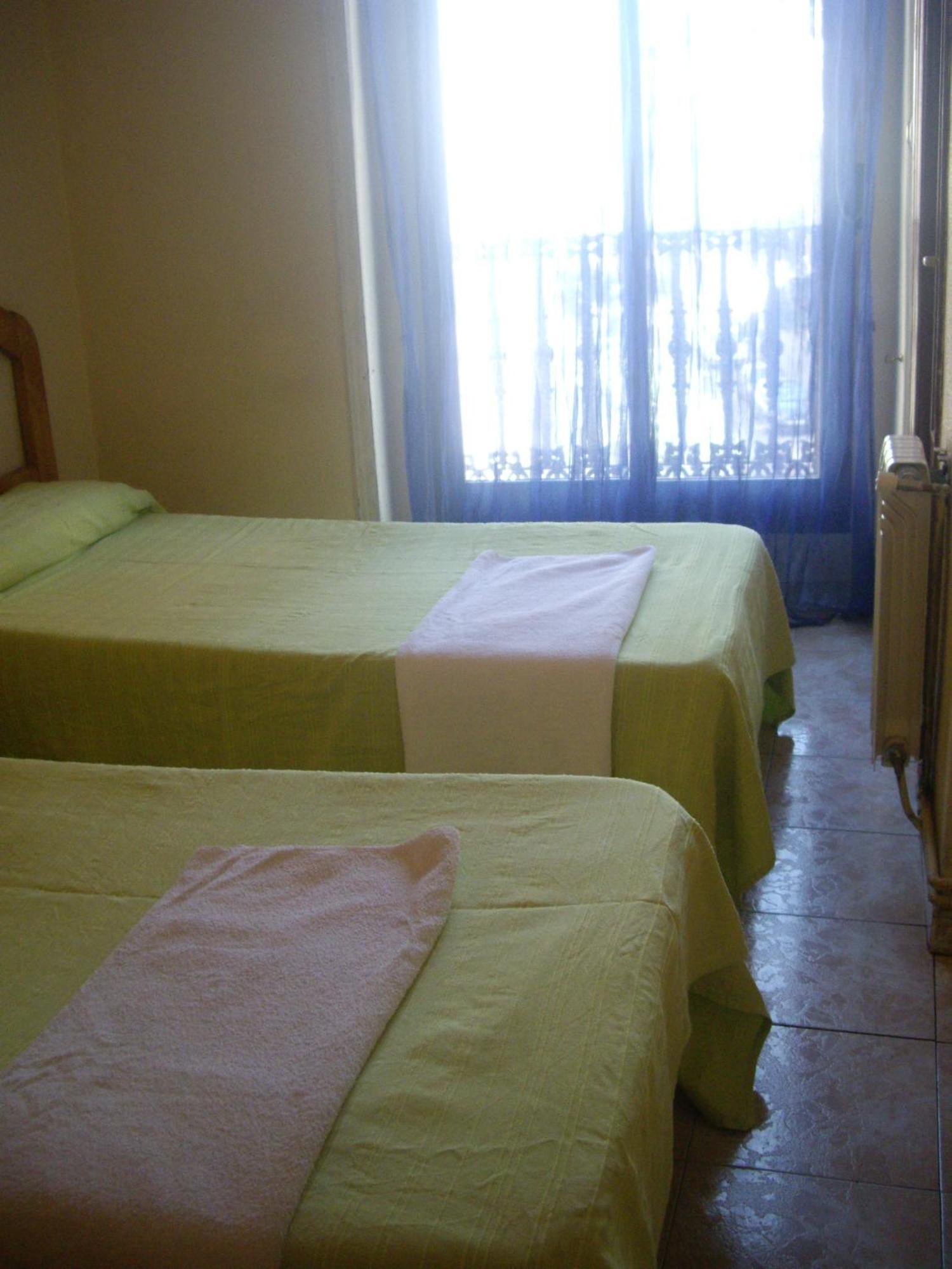 Hostal Pacios Madri Exterior foto